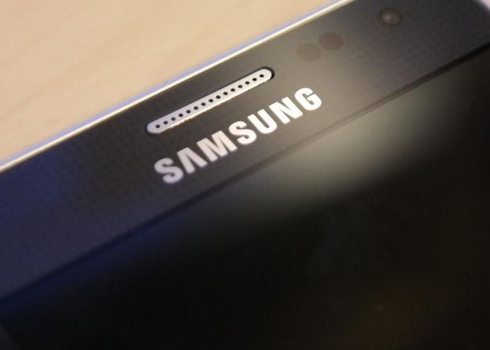 Samsung Scapa De Cea Mai Mare Criticata Problema A Telefoanelor Ce Va Avea Galaxy S6 Pe Langa O Carcasa 1