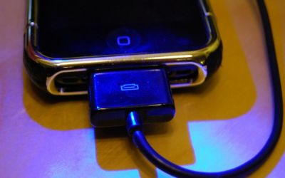A mai cazut un mit! Ce se intampla atunci cand lasi telefonul la incarcat toata noaptea
