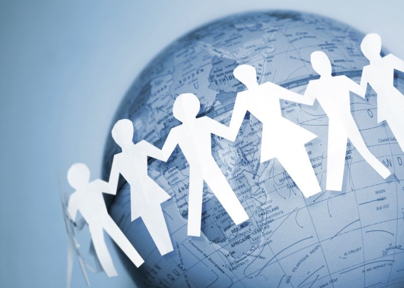 Facebook A Contribuit Cu 227 De Miliarde De Dolari La Economia Globala In 2014 Milioane De Oameni Au Slujbe