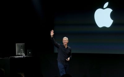 Un munte de bani! Cat au incasat sefii de la Apple in 2014! Tim Cook a castigat o avere