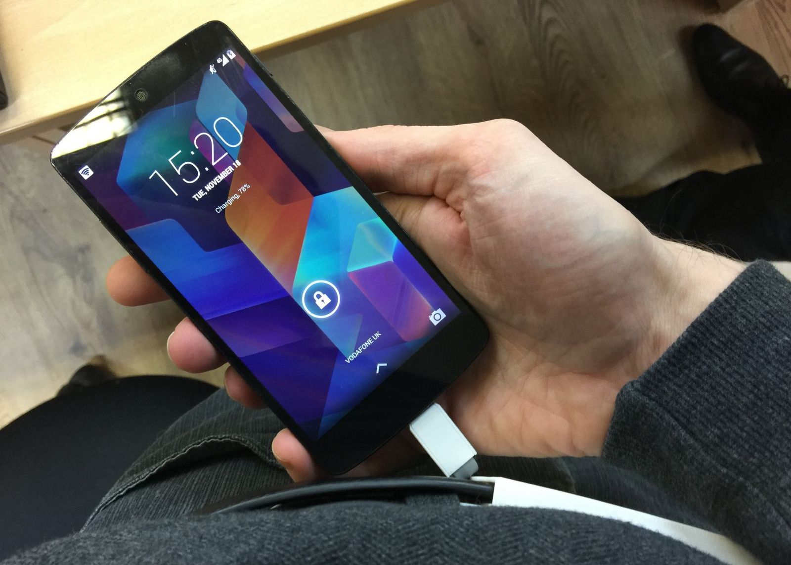 E Uimitor Ce Poti Face Acum Cu Telefonul Ce Poti Pune In Locul Mufei De Alimentare