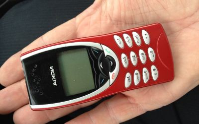 Nokia e inca la moda! Motivul incredibil pentru care vechile telefoane se vand ca painea calda