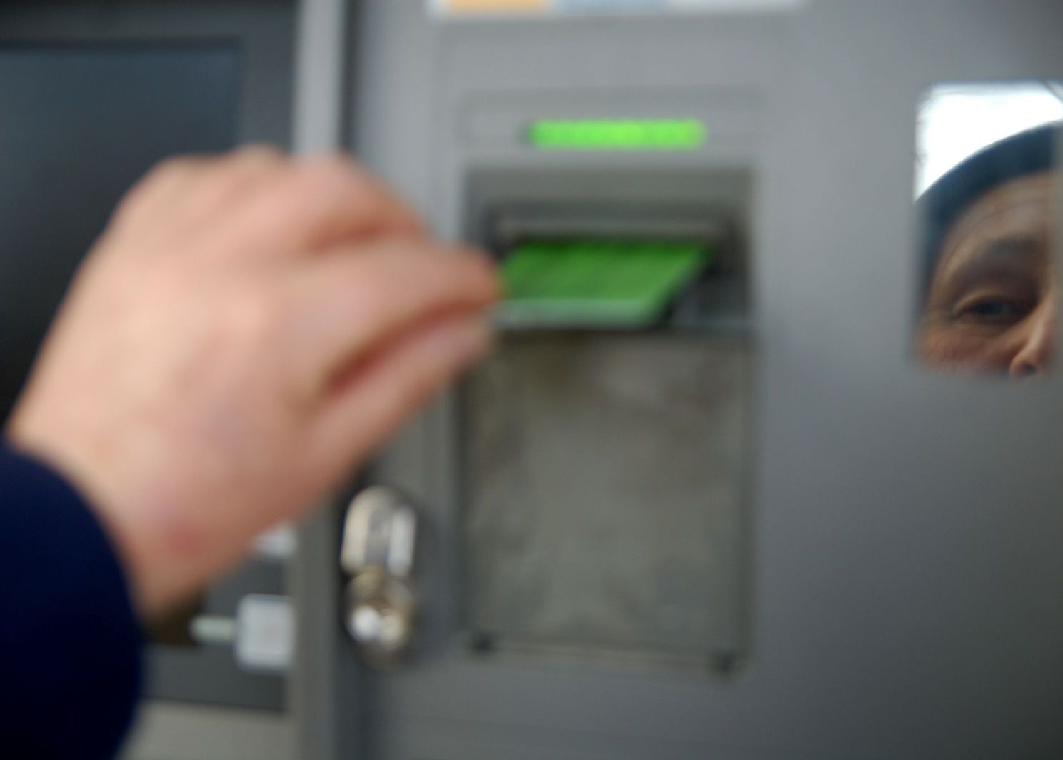 Alerta Pentru Toti Romanii Cu Card Un Virus Poate Sa Ti Fure Toate Datele