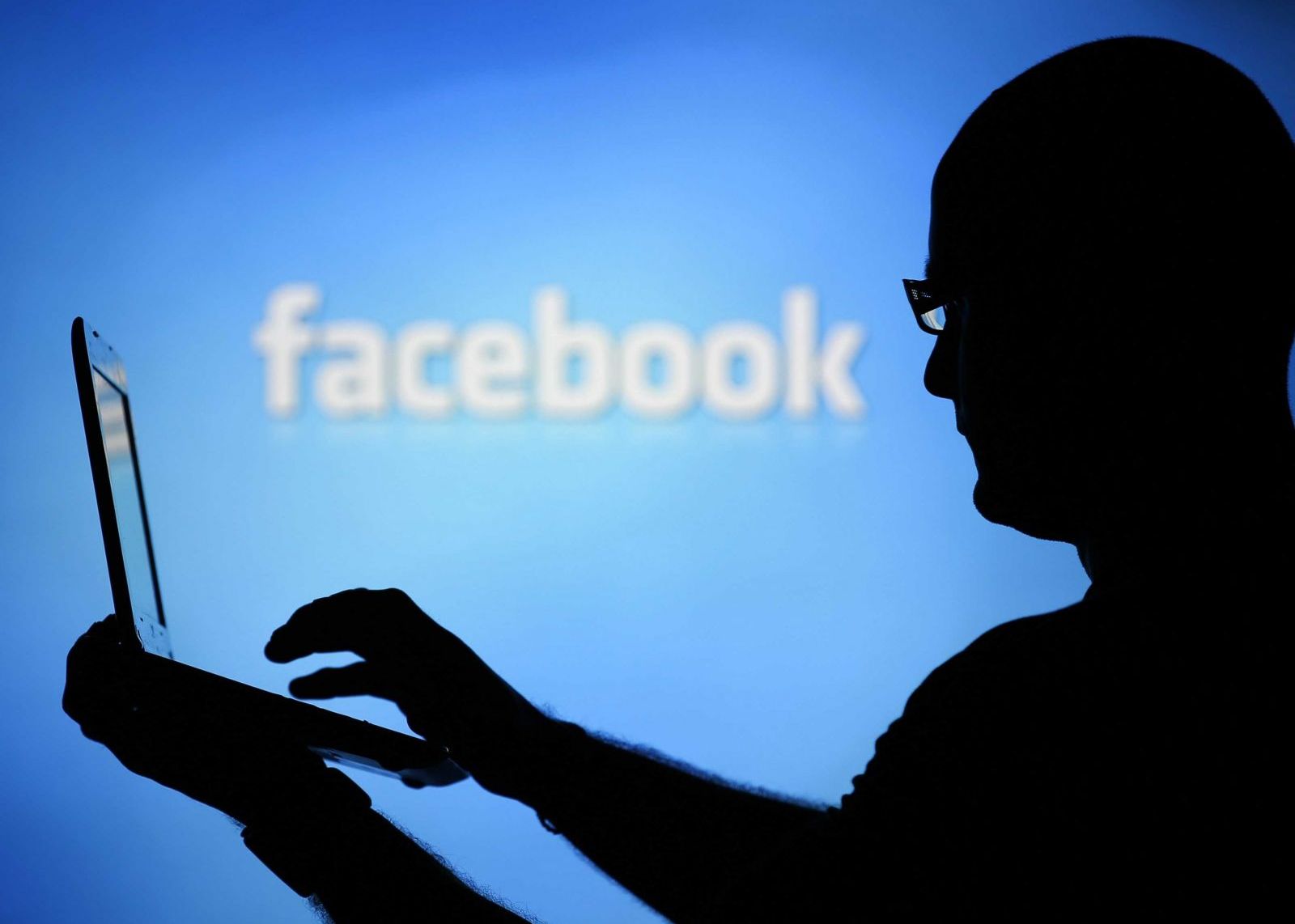 Cine sunt romanii cu cont pe Facebook. Reteaua de socializare, al doilea cel mai accesat site din Romania Cine Sunt Romanii Cu Cont Pe Facebook Reteaua De Socializare Al Doilea Cel Mai Accesat Site Din Romania