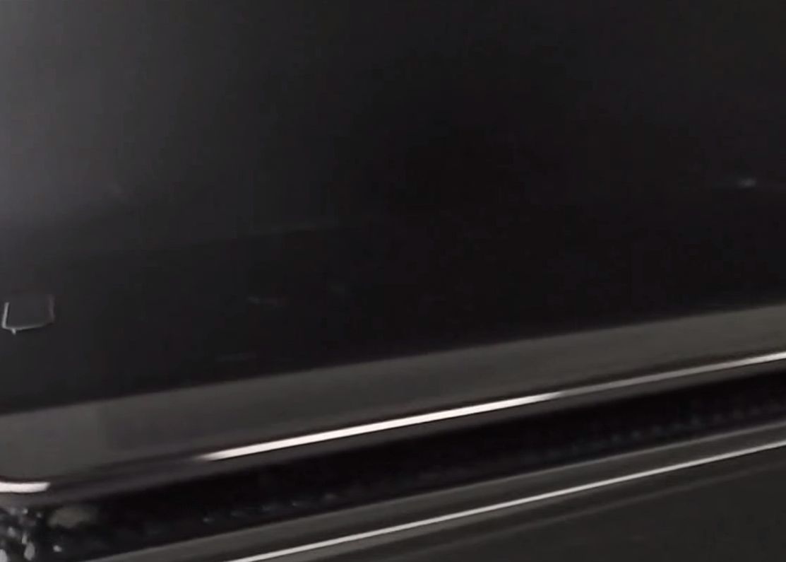 Asta I Telefonul Care Iti Face Ochii Sa Sangereze Cand Opulenta Nu Are Limite