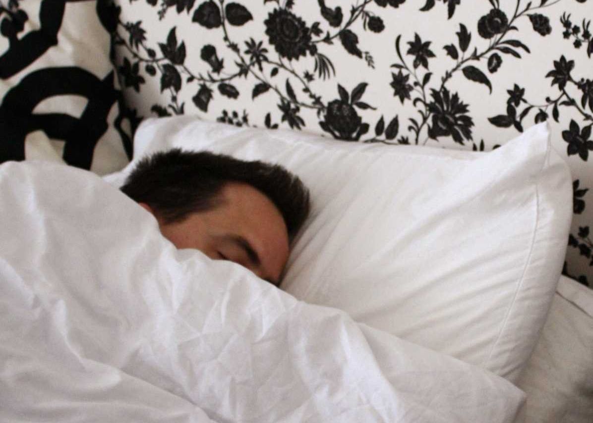 Dormea De 6 Ori Pe Zi Cate 40 De Minute Ce S A Intamplat Cu Acest Barbat Este Incredibil