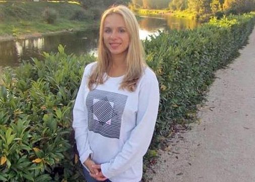 O Femeie A Murit Dupa Ce I A Cazut Telefonul Iphone 4 In Cada In Timp Ce Era La Incarcat