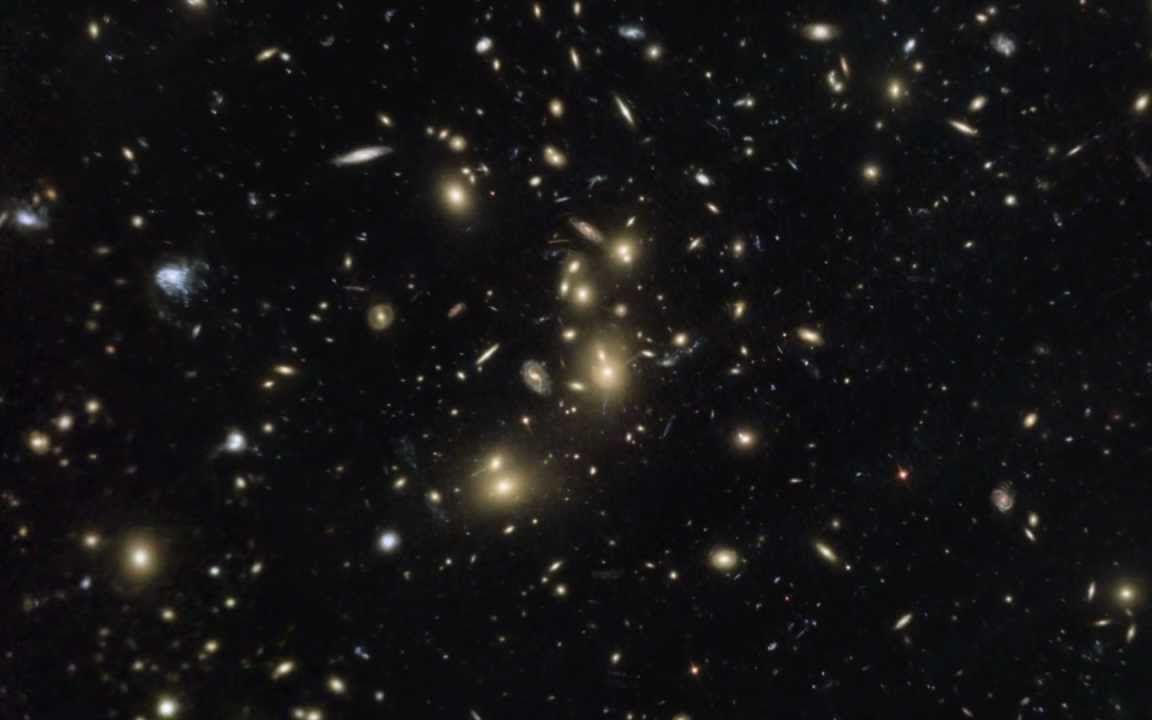 Cea mai frumoasa fotografie realizata de Hubble in 2014: Imaginea roiului galactic Abell 2744. FOTO Cea Mai Frumoasa Fotografie Realizata De Hubble In 2014 Imaginea Roiului Galactic Abell 2744 Foto