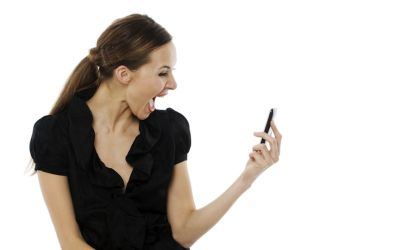 Studiu: persoanele care verifica des telefonul mobil pot suferi de depresie