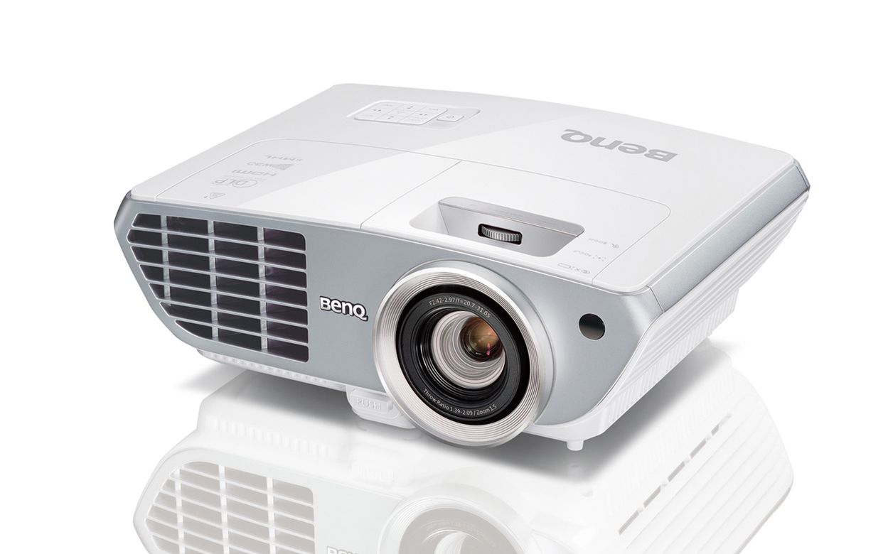 Benq Lanseaza W1350 Proiectorul Dedicat Cinefililor Si Pasionatilor De Gaming