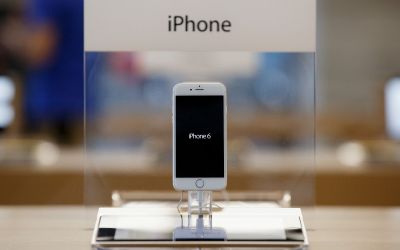 Apple, atacata dur de o rivala: Preturile de la iPhone-uri sunt revoltatoare!