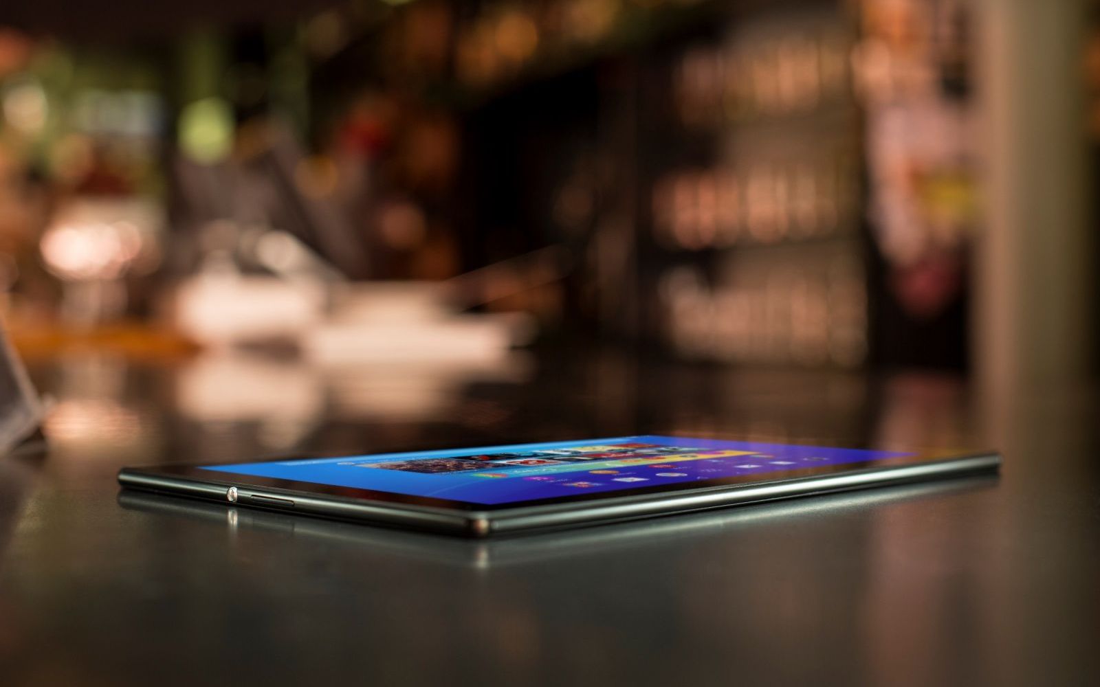 Xperia Z4 Tablet Lansata Baterie De 17 Ore La Cea Mai Subtire Tableta De 10 Inch Din Lume