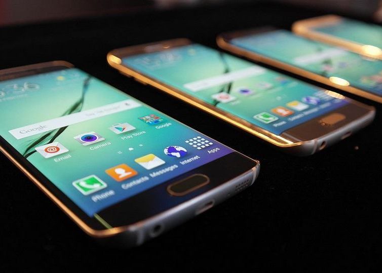 Samsung A Facut Un Nou Anunt Vine Cu Galaxy S6 Si S6 Edge Ce Vei Putea Face Cu Smartphone Ul
