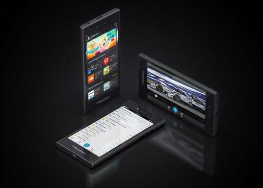 Blackberry A Anuntat Leap Un Telefon Cu Ecran De 5 Inch Bateria Tine 2 Zile Si Are Un Design Unic