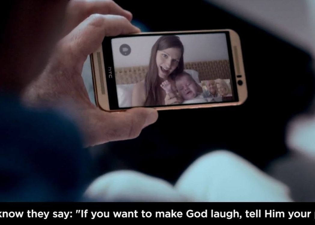 Doua Noi Reclame La Htc One M9 Robert Downey Jr Vorbeste Intr Una Dintre Ele