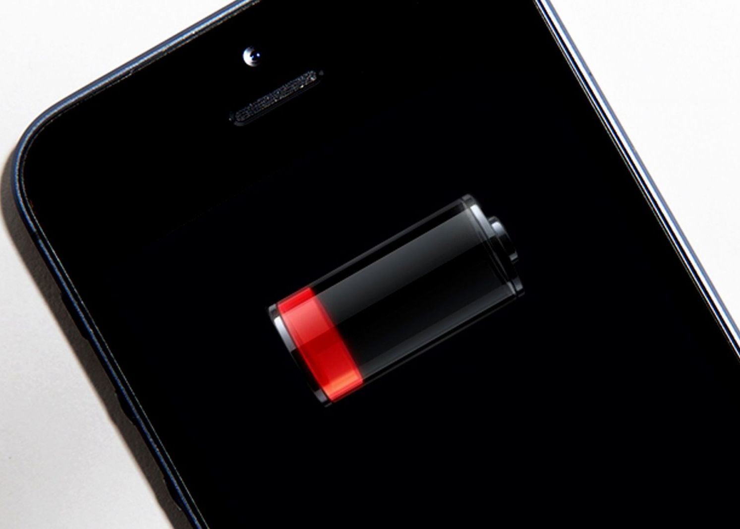 Motivul Pentru Care Apple Refuza Sa Puna Baterii Mai Mari In Iphone