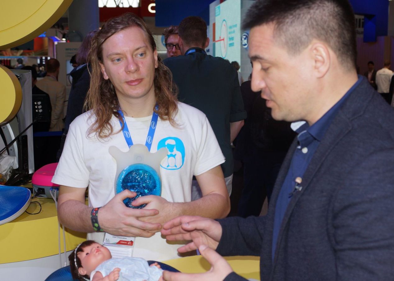 Sambata La Ilikeit George Buhnici Prezinta Cele Mai Noi Gadget Uri Ale Momentului Lansate La Mobile World