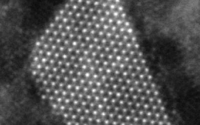 Cum arata de fapt un atom vazut la microscoul electronic