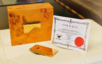 Acesta nu e un telefon, e o bijuterie! Ce au facut dupa ce au pus mana pe un iPhone 6! Va costa o avere