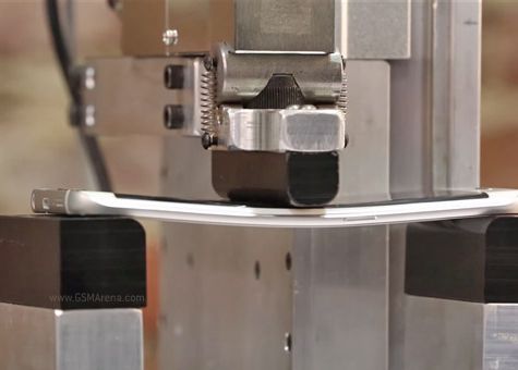 Test dur pentru Galaxy S6 Edge, iPhone 6 Plus si HTC One M9. Care este primul care se indoaie. Video Test Dur Pentru Galaxy S6 Edge Iphone 6 Plus Si Htc One M9 Care Este Primul Care Se Indoaie Video