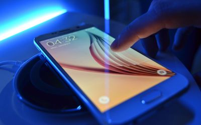 Samsung, acuzata ca a angajat oameni care sa participe la lansarea Galaxy S6! Reactia companiei