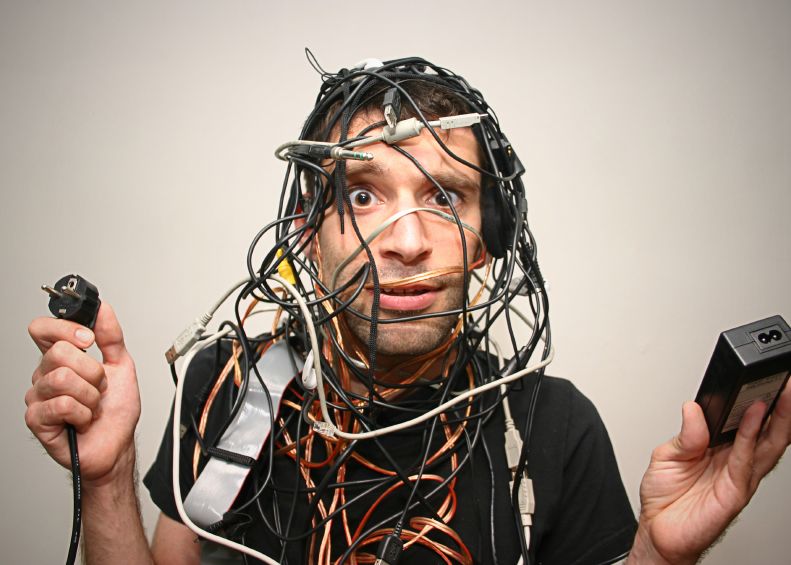 Greseala Pe Care O Fac Multi Cum Sa Infasori Corect Cabluri Ca Sa Eviti Haosul Si Intreruperile De Pe