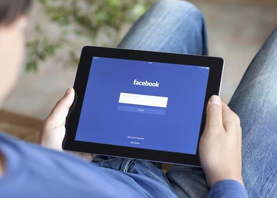 Facebook Trebuie Sa Ne Dea 500 De Euro Sute De Oameni Se Asteapta Sa Primeasca Banii
