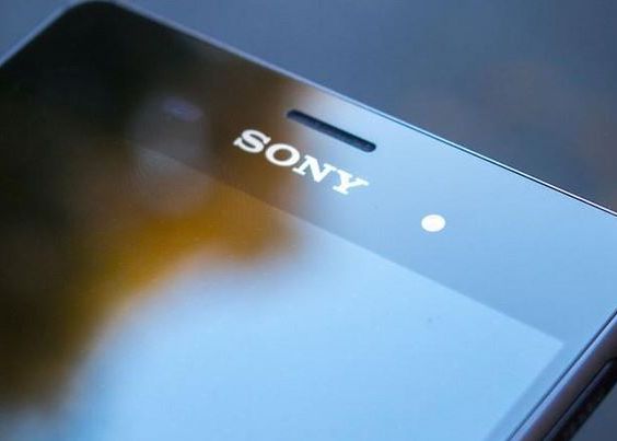 Nici N A Aparut Z4 Dar Este Pregatit Sony Xperia Z5 In 3 Variante Telefonul Va Avea Un Design Total Schimbat