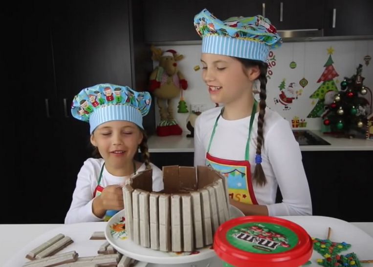 O Fetita De 8 Ani Castiga 127 000 De Dolari Pe Luna Cum A Ajuns Sa Fie Cunoscuta De Milioane De Oameni