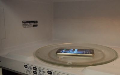 Au luat noul Galaxy S6 si l-au bagat in cuptorul cu microunde pentru un test extrem! Ce s-a intamplat