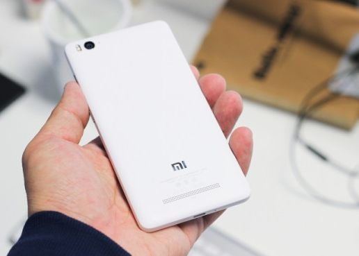 Un Nou Telefon De Top Abia A Fost Lansat Are Specificatii Foarte Tari Si E Ieftin Cat Costa