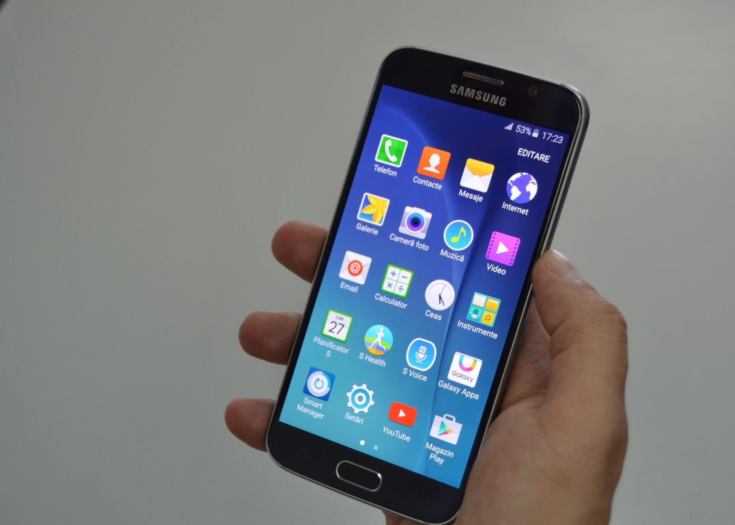 Problema Pentru Utilizatorii De Samsung Galaxy S6 Ce Au Descoperit Pe Ecran Dupa Ce L Au Cumparat