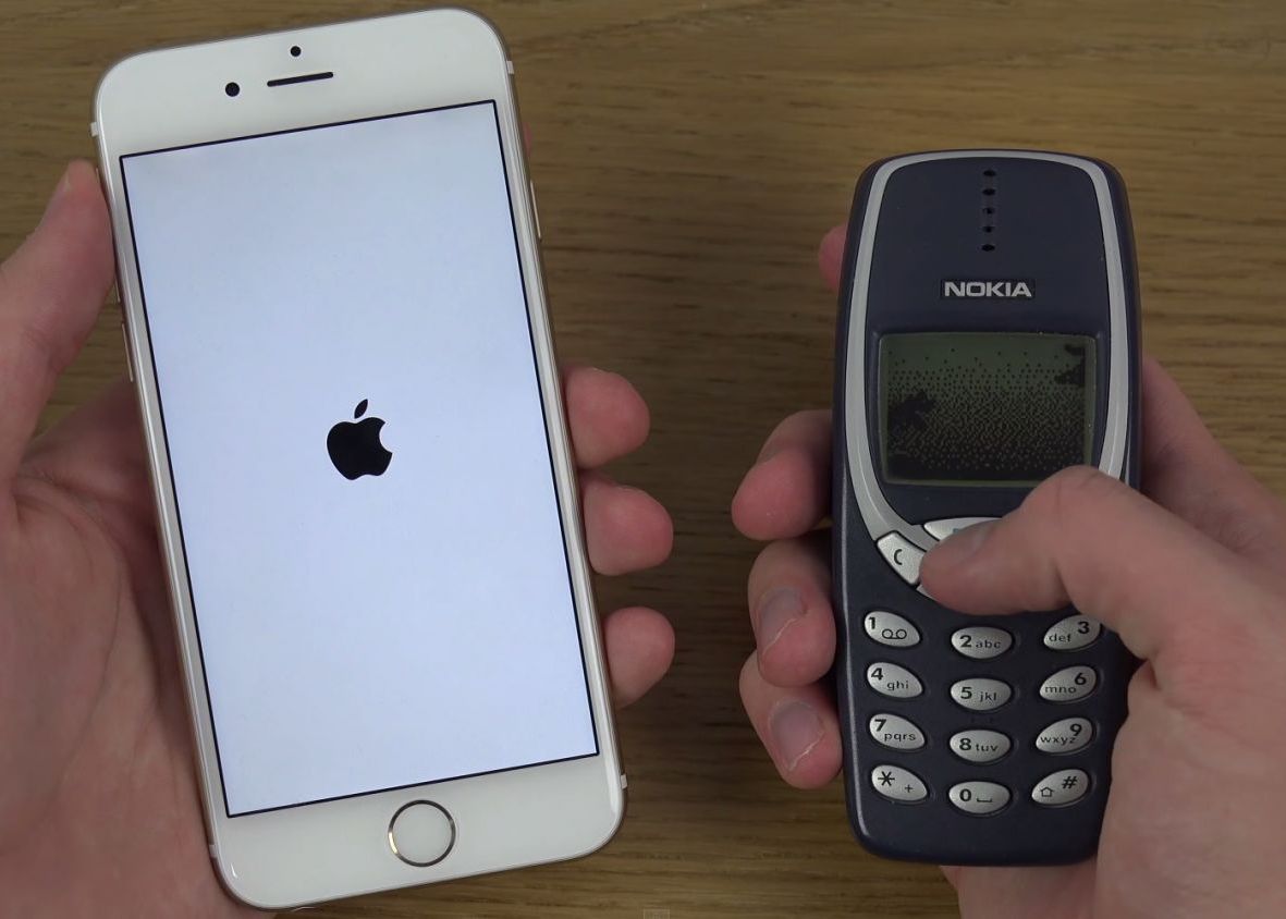 Batalia Secolului Iphone 6 Vs Nokia 3310 Nimeni Nu Ar Fi Anticipat Un Asemenea Rezultat
