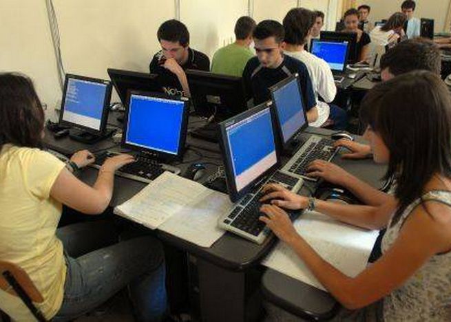 Bitdefender lanseaza provocarea pentru tinerii interesati de programarea in C++ Bitdefender Lanseaza Provocarea Pentru Tinerii Interesati De Programarea In C