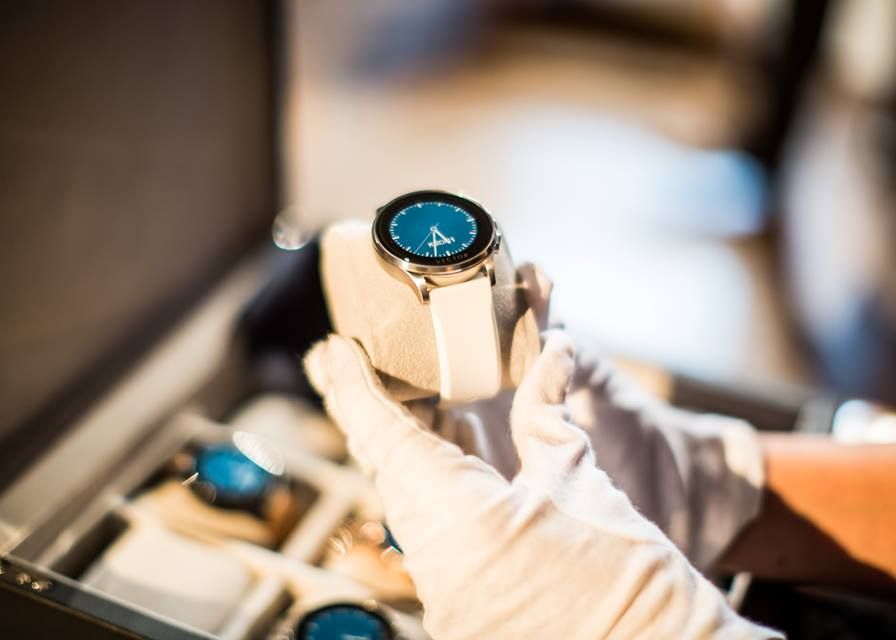 Vector Ceasul Inteligent Cu Echipa Tehnica Romaneasca Si Baterie De 30 De Zile Se Va Lansa In Septembrie