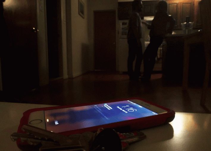 Viata Si Moartea Unui Iphone Clipul Care Arata Cum Folosim Telefonul