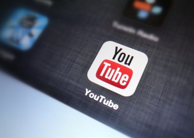 Cel mai tare videoclip de pe YouTube daca il vezi pe telefon! 2 milioane de oameni s-au uitat deja! VIDEO Cel Mai Tare Videoclip De Pe Youtube Daca Il Vezi Pe Telefon 2 Milioane De Oameni S Au Uitat Deja Video