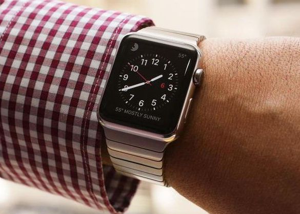 Nu e ceea ce pare! Ce se intampla cand dai mana cu purtator de Apple Watch Nu E Ceea Ce Pare Ce Se Intampla Cand Dai Mana Cu Purtator De Apple Watch