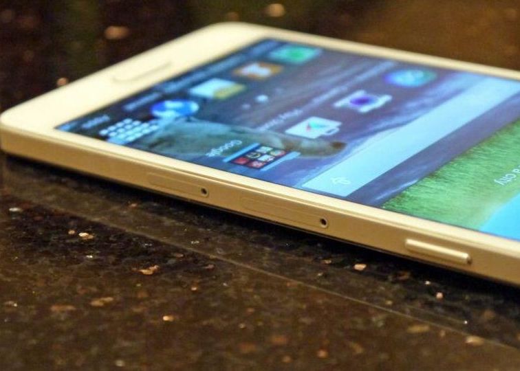 Primul Clip Care Prezinta Noul Telefon Al Celor De La Samsung Este Cel Mai Subtire Din Istoria Companiei