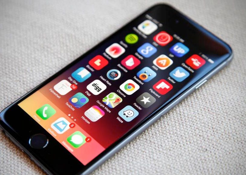 Toata Lumea S A Plans De Asta La Iphone 6 Urmatorul Telefon Apple Va Rezolva Cea Mai Mare Problema