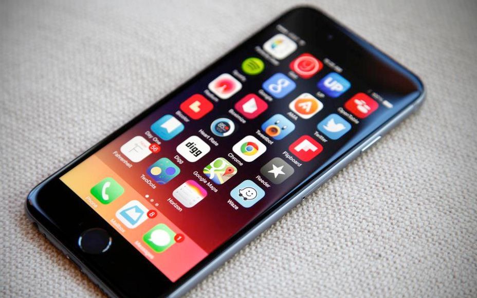 Toata Lumea S A Plans De Asta La Iphone 6 Urmatorul Telefon Apple Va Rezolva Cea Mai Mare Problema