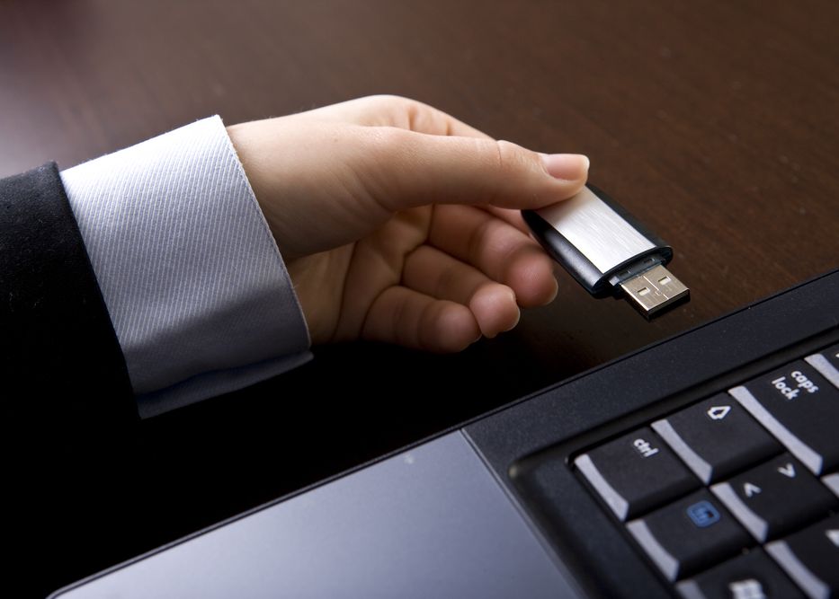 Ce Se Intampla Cand Scoti Stickul Usb Brusc Fara Sa Ii Dai Remove Usb Safely