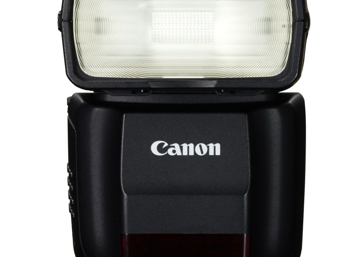 Canon Sarbatoreste Productia A 110 Milioane De Obiective Ef Interschimbabile Si Lanseaza Un Nou Blit