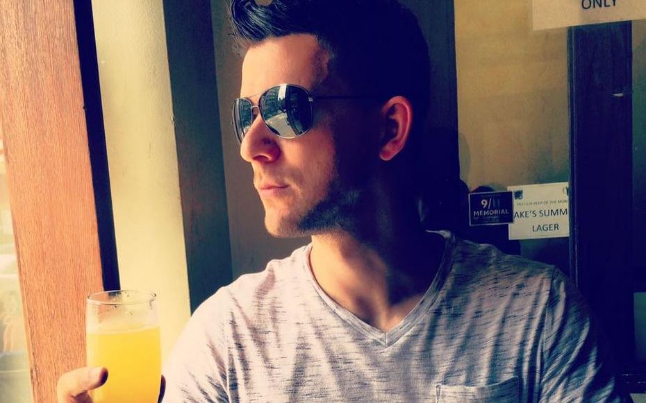 A Lucrat In Fiecare Zi Timp De 16 Ore Fara Niciun Ajutor Ce A Patit Acest Barbat Dupa 6 Luni In Care A