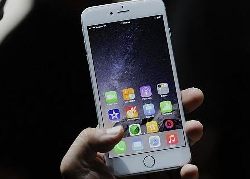 Apple a avut 92% din profitul obtinut de companiile de telefonie in primul trimestru din 2015 Apple Si A Distrus Toti Rivalii In 2015 Samsung Este Singura Companie Care Ii Mai Sta In Cale Dovada Ca