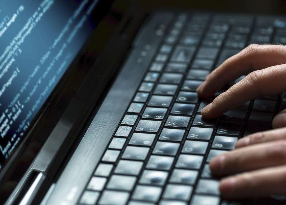 Este Ilegal Lucrul Pe Care Majoritatea Utilizatorilor Il Fac Pe Calculator A Fost Interzis