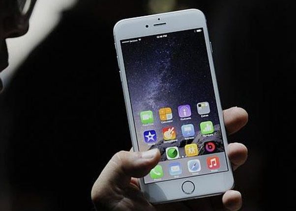 Apple a luat decizia in ceea ce priveste al treilea iPhone pregatit pentru lansare! Ce vor anunta pe 18 septembrie Apple A Luat Decizia In Ceea Ce Priveste Al Treilea Telefon Pregatit Pentru Lansare Ce Vor Anunta Pe 18