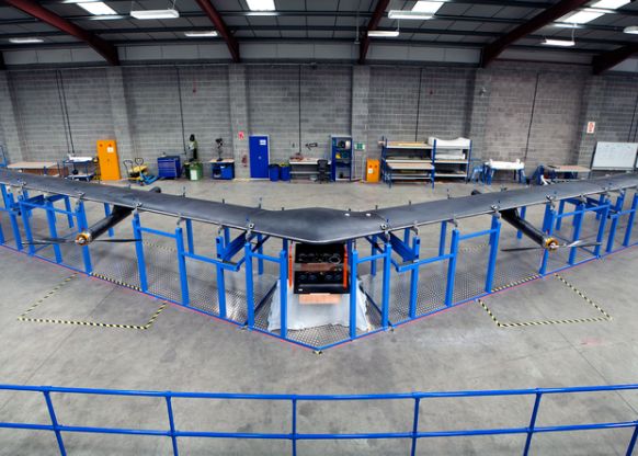 Cum arata primul avionul solar construit de Facebook. VIDEO Cum Arata Primul Avionul Solar Construit De Facebook Video