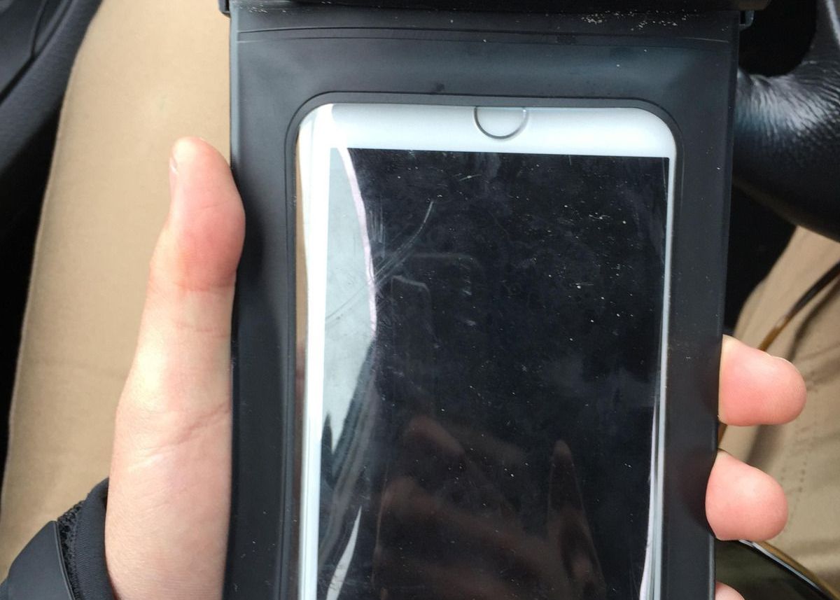 I A Scapat Iphone Ul In Ocean Ce S A Intamplat La 2 Luni Distanta E Incredibil Nu Am Cuvinte Sa Spun Ce