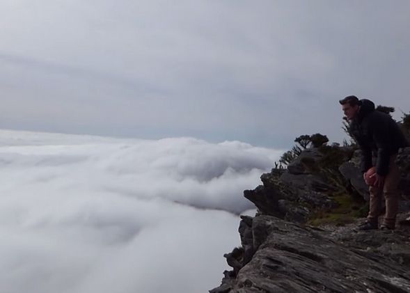 Un Fenomen Din Fizica Te Va Lasa Fara Cuvinte Ce Se Intampla Cu Aceasta Minge Cand E Aruncata De Deasupra
